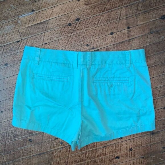 J Crew broken in flat front size 10 green chino vacationcore shorts - Picture 3 of 3
